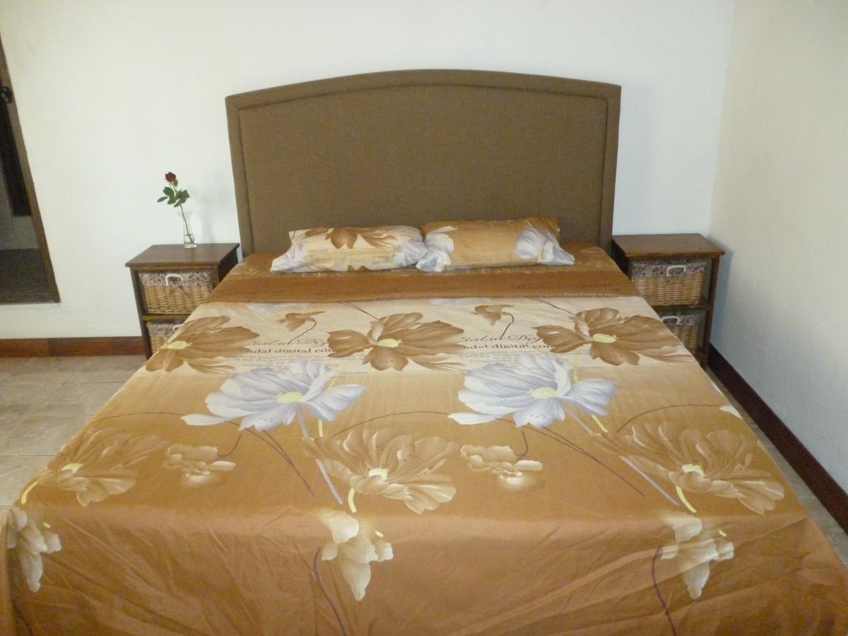 Chez Clenya Guesthouse La Ferme Екстер'єр фото