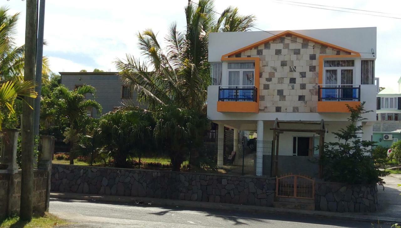 Chez Clenya Guesthouse La Ferme Екстер'єр фото